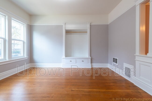 Building Photo - 616 NW 22nd Ave