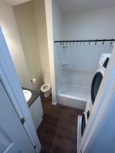 Bathroom - 905 W Susquehanna Ave