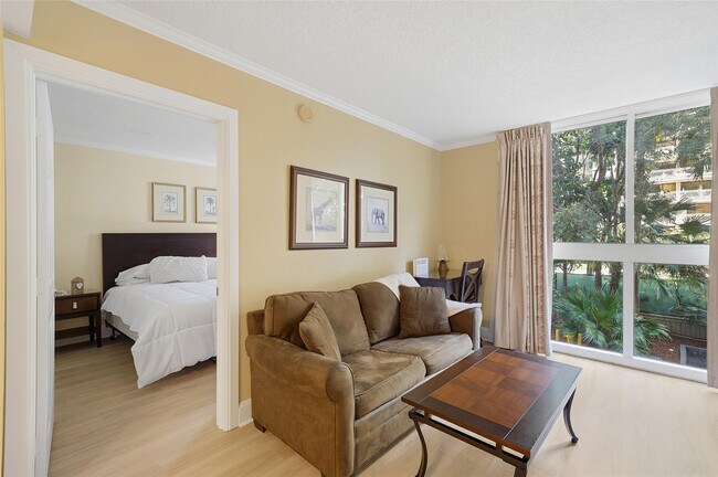 Building Photo - 2951 S Bayshore Dr