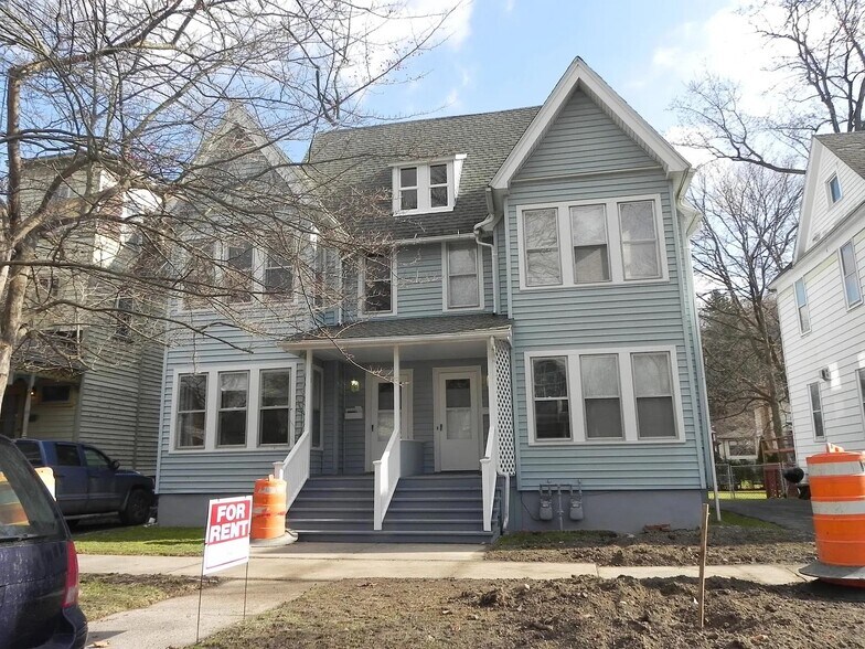 Building Photo - 513 S Albany St