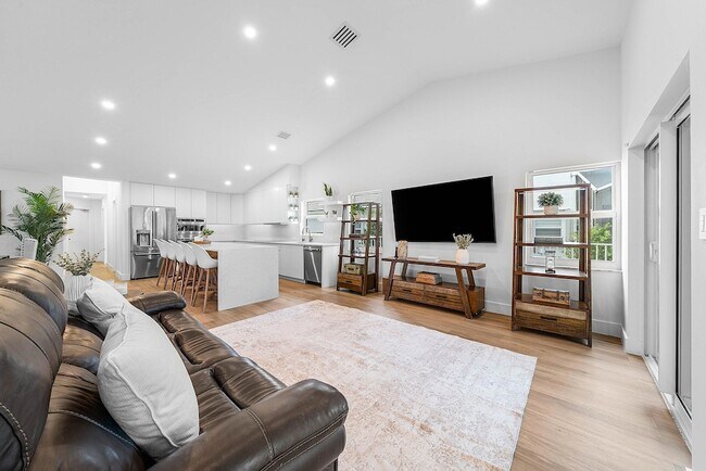 Building Photo - 2721 Neaton Ct