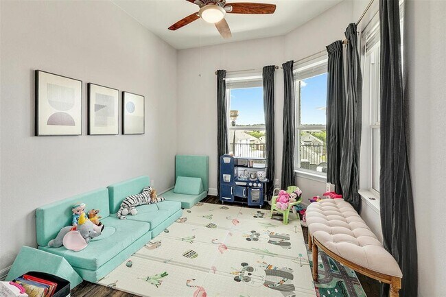 Building Photo - 805 Karst Cv