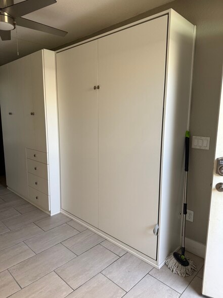 Building Photo - 4212 Las Lomas Ave