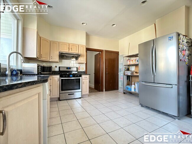 Building Photo - 287 Market St