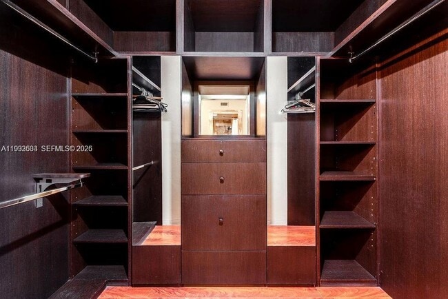 Building Photo - 19999 E Country Club Dr