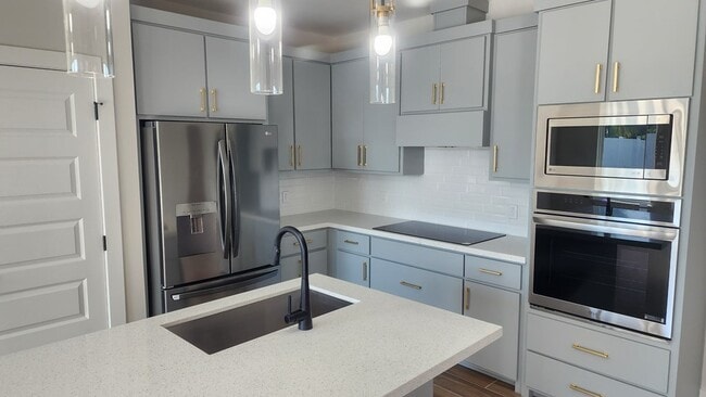 Building Photo - 157 Torrey Pines Dr