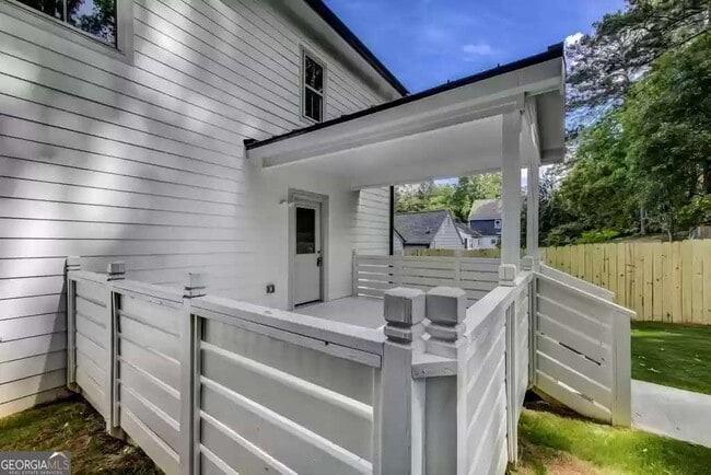 Building Photo - 253 Lamon Ave SE