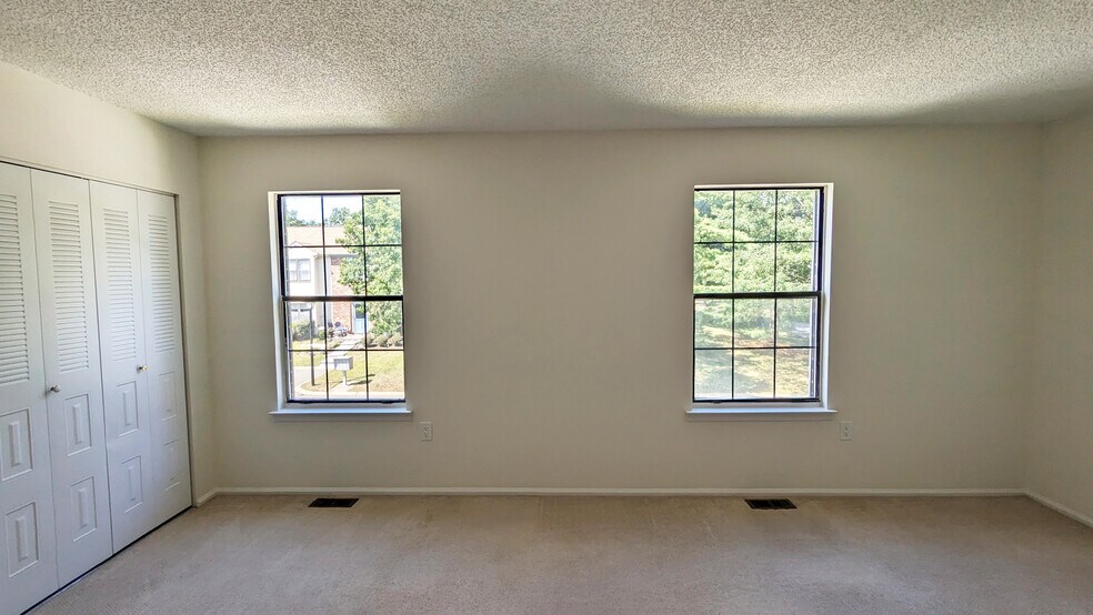 Building Photo - 131 Berkshire Ct