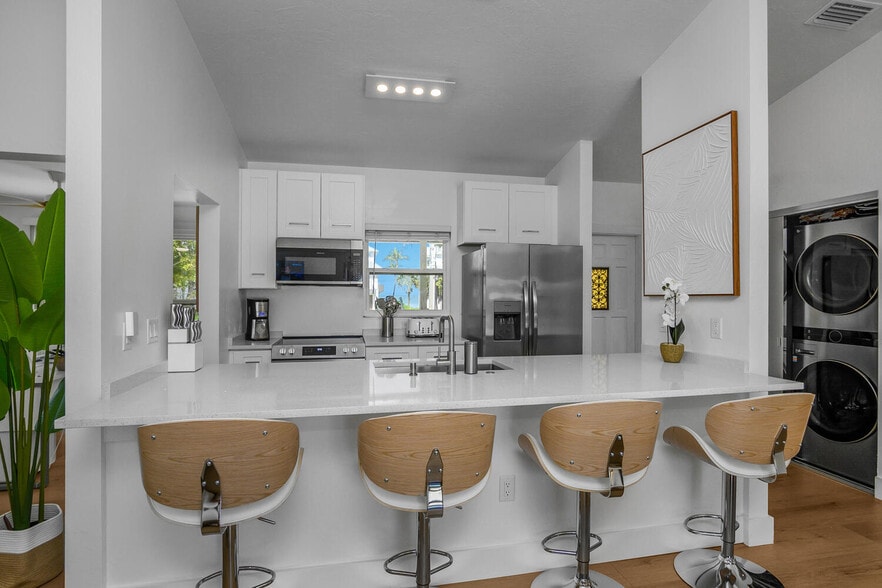 Building Photo - 27551 Hickory Blvd
