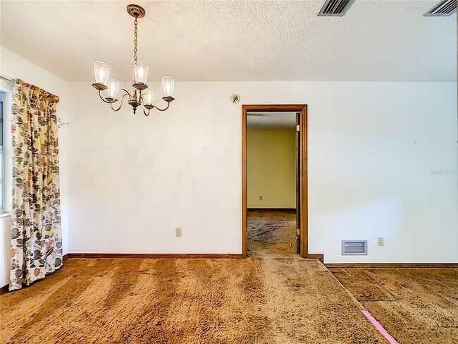 Building Photo - 5515 Albert Dr