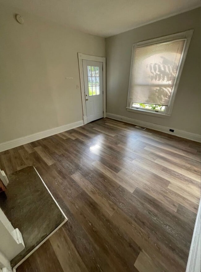Building Photo - 329-1 Lexington Ave – 2 Bedroom Duplex wit...