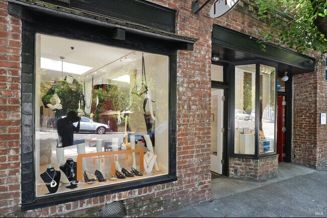 Building Photo - 162 Throckmorton Ave