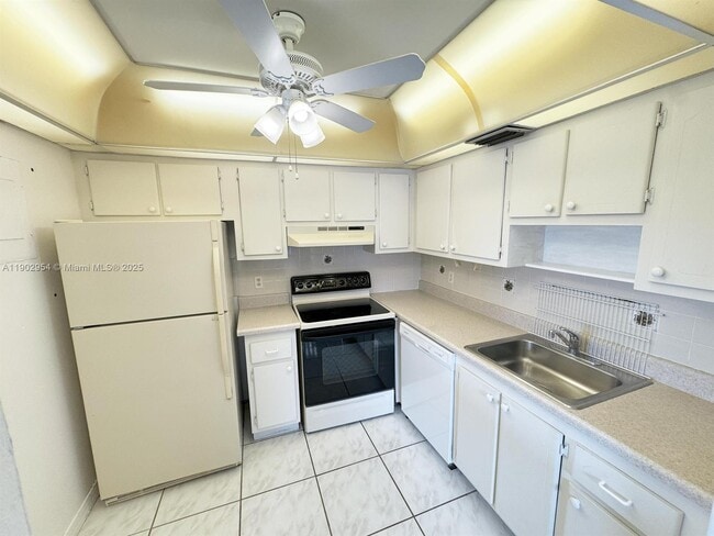 Building Photo - 379 Saxony Ln