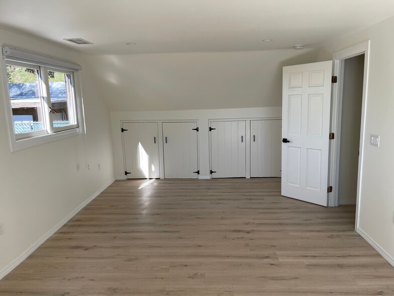 Building Photo - 9859 Foothill Blvd