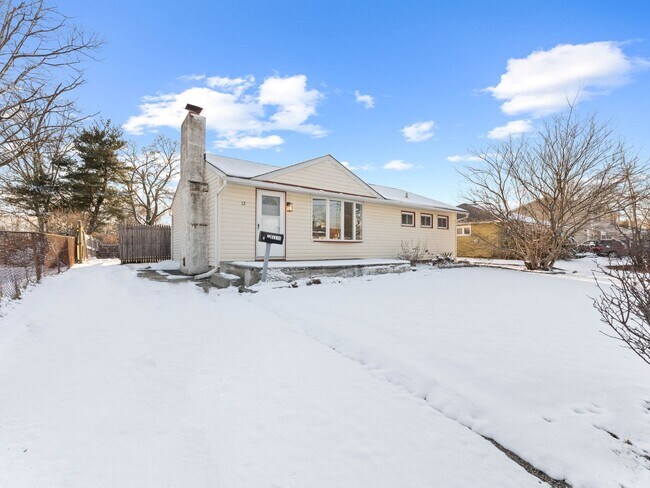 Building Photo - Charming 3-Bedroom Home with Full Basement & Backyard in Lumberton Township