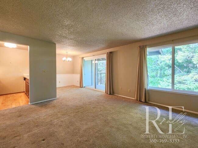 Building Photo - Upstairs Condo at The Narrows – Pool, Clubhouse & Woodland Views!