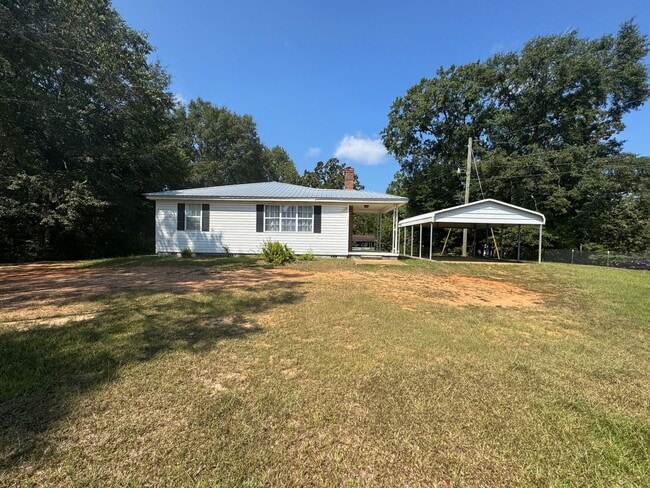 Building Photo - Cozy 3 Bed 1 Bath Home! Available Now! Sch...