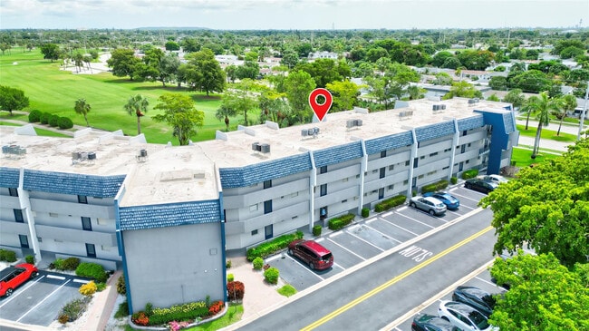 Building Photo - 7787 Golf Cir Dr