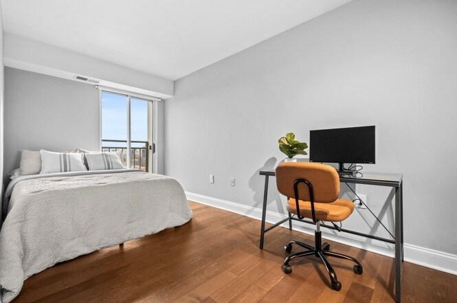 Building Photo - 700 7th St SW