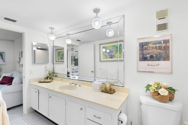 Building Photo - 3412 NE Causeway Blvd