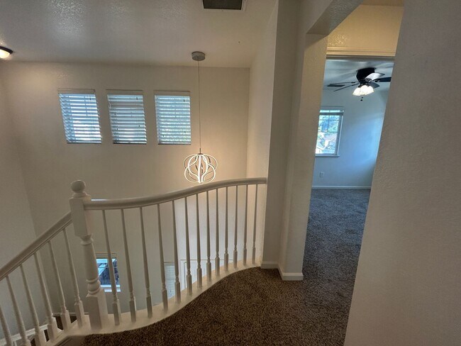 Building Photo - Nice home in North Turlock!