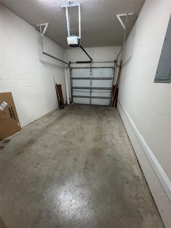 Building Photo - 2117 W Spruce St