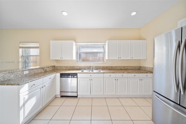 Building Photo - 3641 NE 4th St