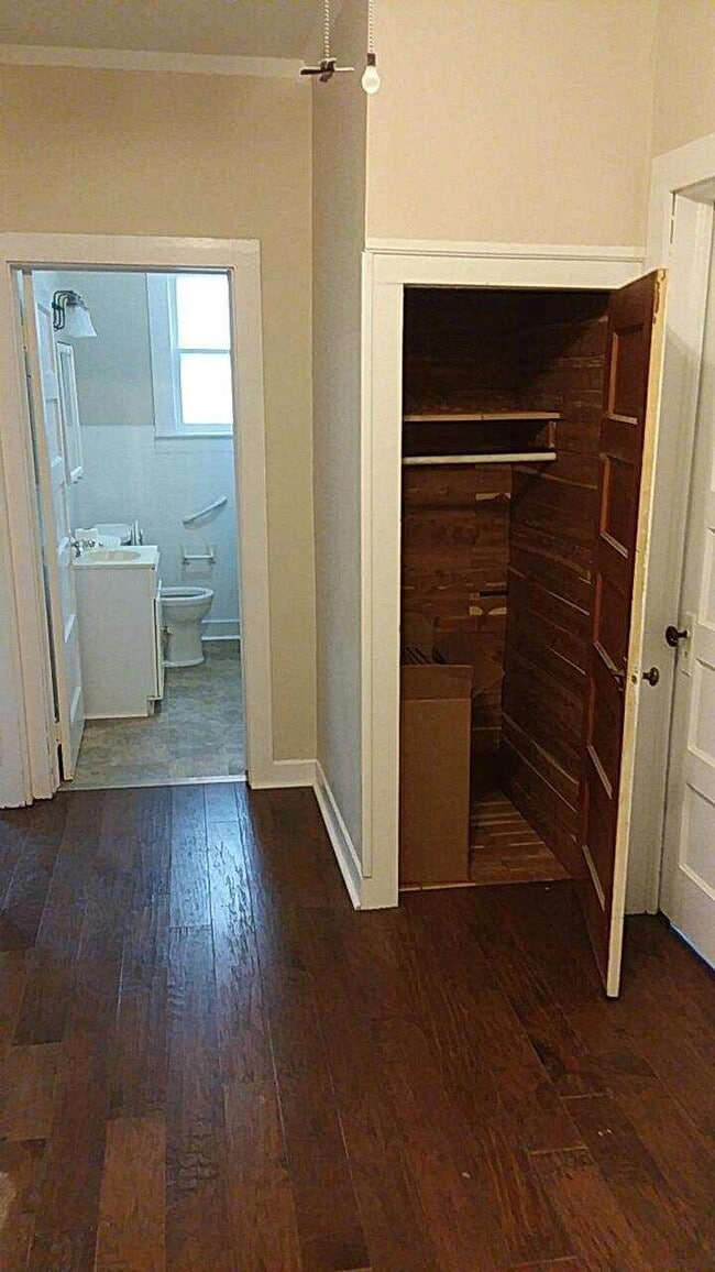 Building Photo - 25 Woodrow Ave