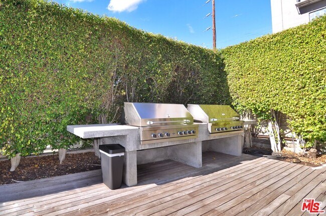 Building Photo - 1850 Industrial St