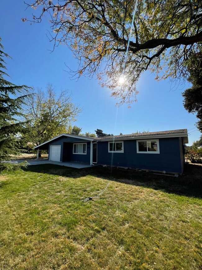 Building Photo - Charming Single Level in West Boise!