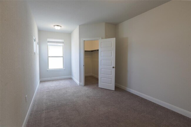 Building Photo - 432 Arrowhead Vine St