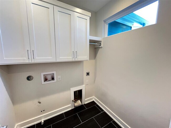 Building Photo - 6405 Keegans Dr