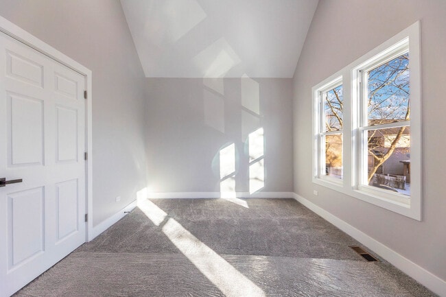 Building Photo - 5552 S Shields Ave