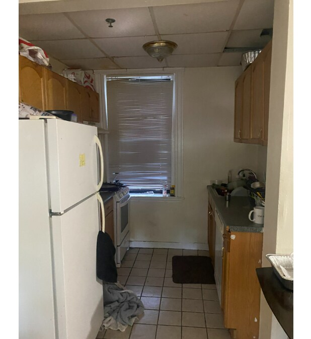 Building Photo - 368 Riverway