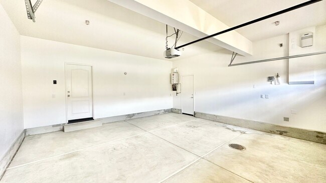 Building Photo - Lovely Two Story Home in the Newer Communi...