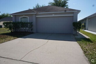 Building Photo - 3 Bedroom Home with Garage