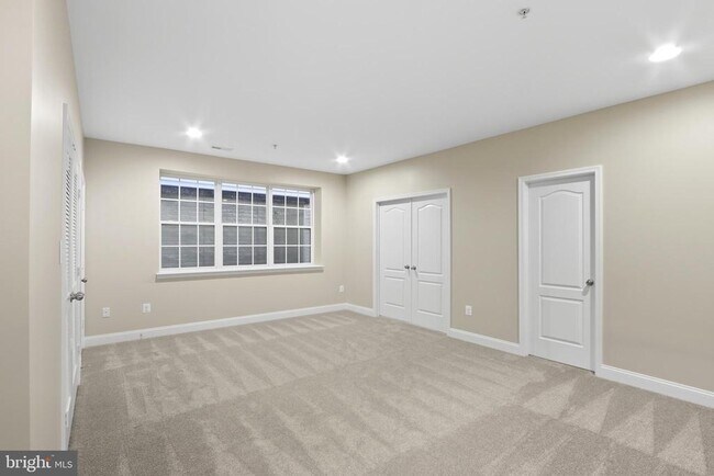 Building Photo - 10228 Nuthatch Dr
