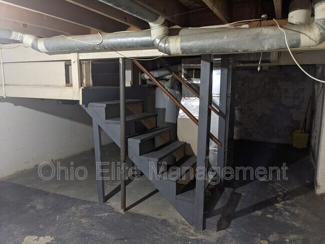 Building Photo - 429 Barnett Rd