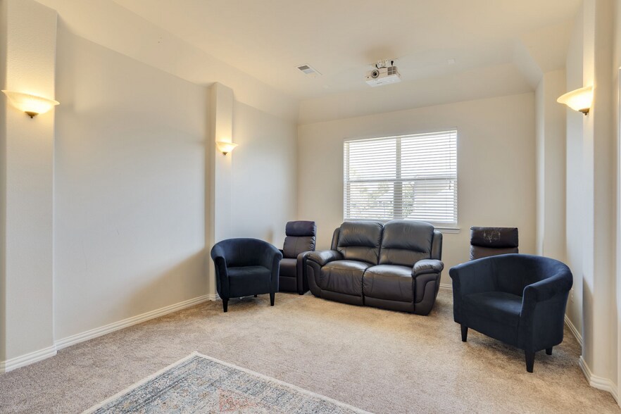 Building Photo - 1604 Woodrose Ct