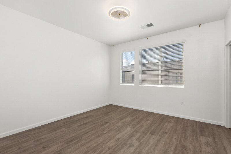 Building Photo - 5272 Beachfront Cove