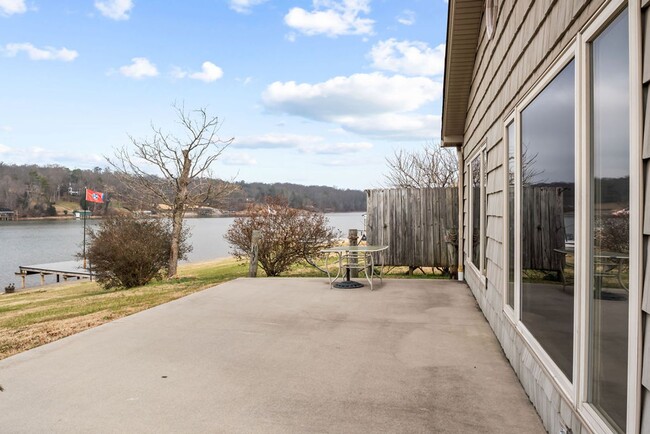 Building Photo - Riverside 2BR/2BA Cottage – Minutes from Downtown Knoxville