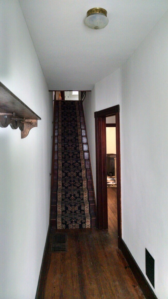 Stairway to 2nd floor - 506 Brown St