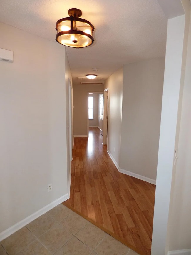 Building Photo - 210 Tibton Cir