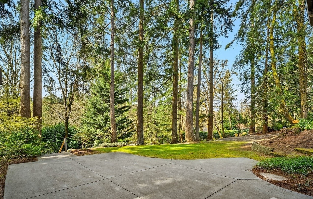 Shared Backyard - 3303 142nd Pl NE