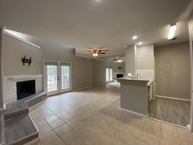 Building Photo - 11655 Audelia Rd