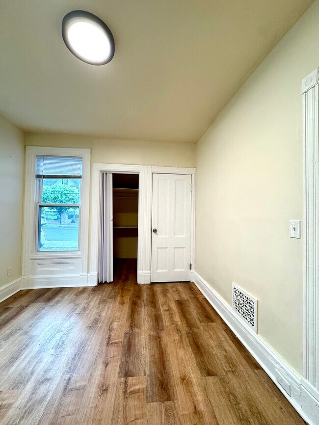 Building Photo - 77 Marshall St