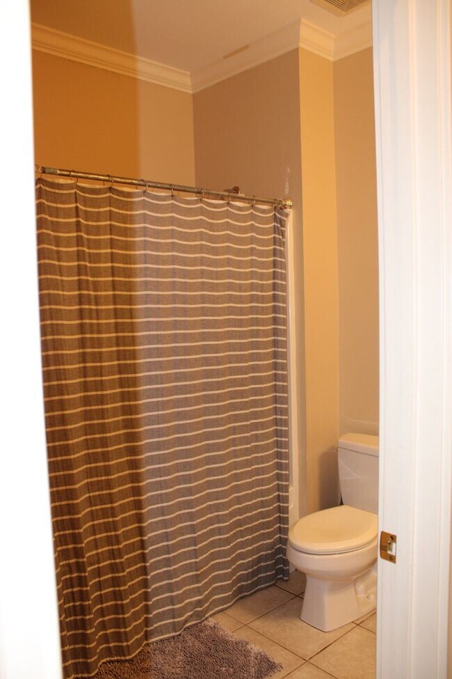 Building Photo - Home for Rent in Deer Creek!