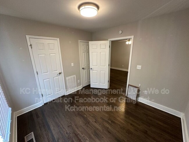 Building Photo - 1227 E 22nd Ave