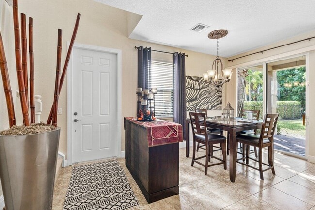 Building Photo - 5009 Dulce Ct