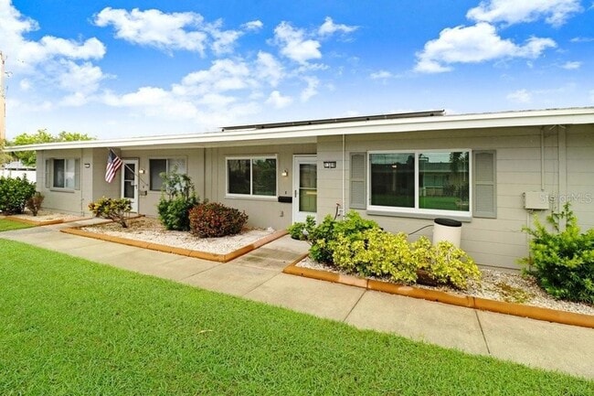 Building Photo - 1309 Warwick Ct